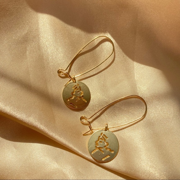 Artsy Face Figure Earrings Wire Minimalist - Picture 3 of 12